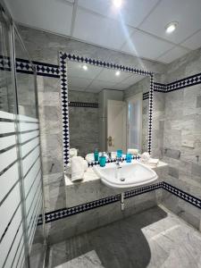 Ένα μπάνιο στο Iberflat Fabiola +76 φωτογραφίες