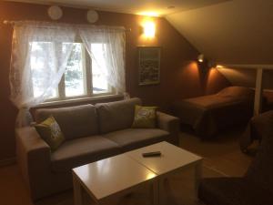 Oleskelutila majoituspaikassa Koljonvirran Kartano