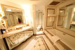 A bathroom at Legendale Hotel Beijing