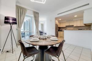 Kuchyň nebo kuchyňský kout v ubytování Al Murjan, Marina - Trendy One Bedroom