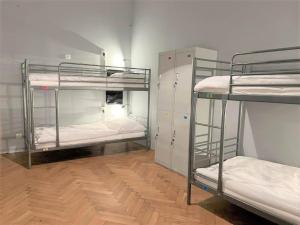 Ένα ή περισσότερα κρεβάτια σε δωμάτιο στο GLOBE Hostel Prague ADULTS ONLY