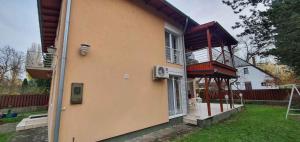 Budova, v ktorej sa apartmán nachádza