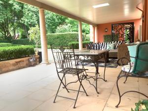 Κήπος έξω από το Pool Queen Bedroom Suite