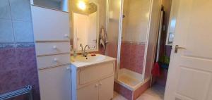Koupelna v ubytování Apartment in Balatonszabadi 43404