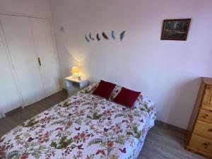 Posteľ alebo postele v izbe v ubytovaní Appartement 3 pièces, 6 couchages, parking, proche plage et commerces, Fréjus - FR-1-226A-152