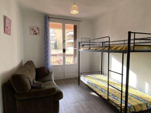 Posteľ alebo postele v izbe v ubytovaní Appartement 3 pièces, 6 couchages, parking, proche plage et commerces, Fréjus - FR-1-226A-152 + 12 fotografií