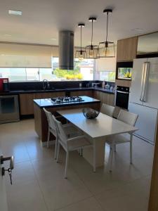 Køkken eller tekøkken på Mansão Fragata