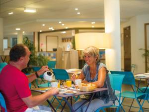Гости Résidence Vacances Bleues Les Jardins d'Arvor