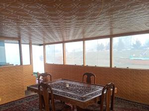Fotografie z fotogalerie ubytování Houseboat Karima palace v destinaci Šrínagar