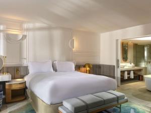 Letto o letti in una camera di Sofitel Mauritius L'Imperial Resort & Spa