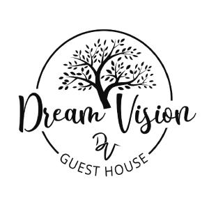 Dream Vision Guest House في ديو: شعار بيت ضيافة مع شجرة في دائرة