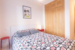 Postel nebo postele na pokoji v ubytování 2187-Lovely 2bedrooms with pool and playground