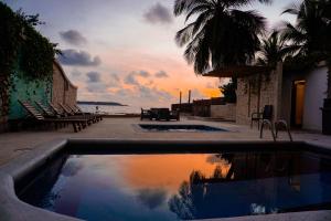 Bazén v ubytování Hotel Caribbean Cartagena nebo v jeho okolí