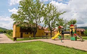 Parc infantil de Lagrange Vacances Les Bastides de Lascaux