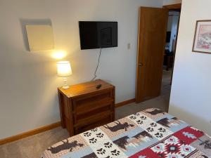 TV a/nebo společenská místnost v ubytování Blue Knob (2/Bedroom, 2/Bathroom Condo)