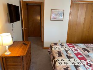 Postel nebo postele na pokoji v ubytování Blue Knob (2/Bedroom, 2/Bathroom Condo)