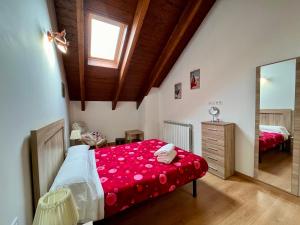 A bed or beds in a room at BPIRINEOS-Ardonés