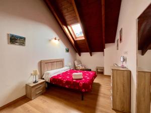 A bed or beds in a room at BPIRINEOS-Ardonés