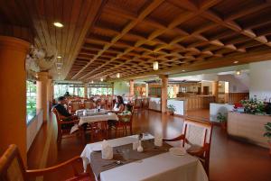 Restaurace v ubytování Greenwoods Resort, Thekkady