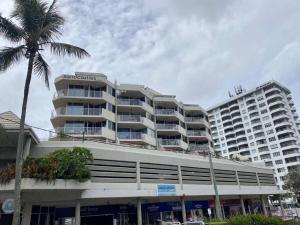Gedung tempat apartemen berlokasi