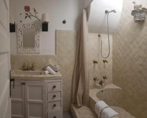 Koupelna v ubytování Tres Fuentes Hotel Boutique