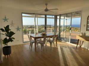 Balkón nebo terasa v ubytování Ocean View Retreat