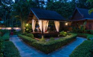 Ein Garten an der Unterkunft Leeloo Paradise