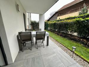 Κήπος έξω από το HeberGeneve : Domaine de Rochat