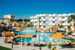 Výhled na bazén z ubytování Palma Di Sharm Hollywood Resort nebo okolí