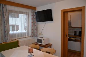 Fotografia z galérie ubytovania Ferienhaus am Eggli v destinácii Sankt Anton am Arlberg