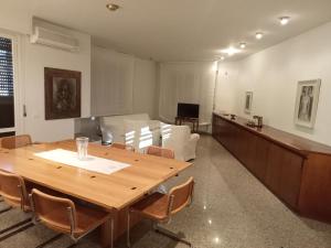 Μια τηλεόραση ή/και κέντρο ψυχαγωγίας στο Residenza Relax Quinto Alto Sesto Fiorentino Firenze