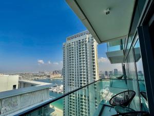 Balkón nebo terasa v ubytování Dar Vacation - High Floor Palm View 1BR Apartment