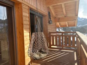 Balkon lub taras w obiekcie Les Trois Chaufatons - Chalets Boutiques