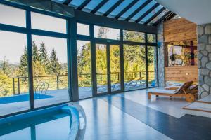 Swimmingpoolen hos eller tæt på Ruca Kuyen Golf & Resort