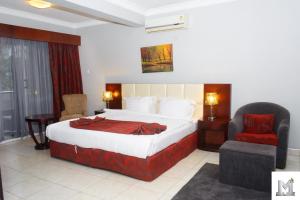 Postel nebo postele na pokoji v ubytování Mendiata Hotel