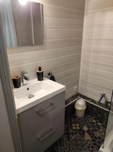 Kúpeľňa v ubytovaní Cocon au cœur des thermes