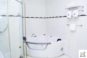 Koupelna v ubytování Mendiata Hotel