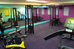 Fitness centrum a/nebo fitness zařízení v ubytování Top End Marvel -Darwin's Premier 3-BR Luxury Apt