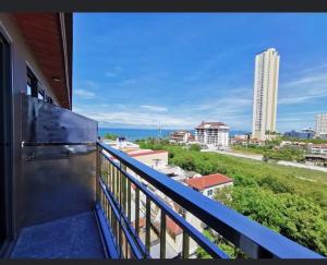 Balkón nebo terasa v ubytování Golden Jomtien Beach Hotel