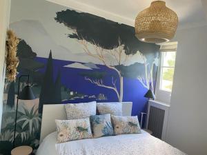 Posteľ alebo postele v izbe v ubytovaní APPARTEMENT REFAIT A NEUF, IDEALEMENT SITUÉ