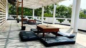 Balkón nebo terasa v ubytování Madiha Surf House Lanka