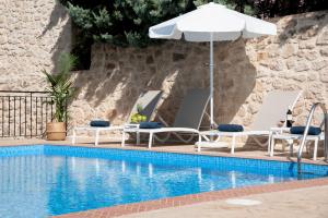 Bazén v ubytování Villa Kermes Heated Pool nebo v jeho okolí