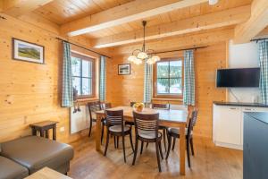 Kuchyňa alebo kuchynka v ubytovaní Veselý Svišť Chalet Lachtal