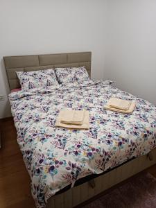 Vuode tai vuoteita majoituspaikassa Apartman Meseceva dolina