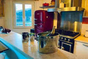 Kuchnia lub aneks kuchenny w obiekcie Appartement 2pieces Hyper Centre Les Houches, proche Chamonix