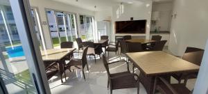 Χώρος καθιστικού στο ESPECTACULAR PENTHOUSE CON TERRAZA PARRILLERO Y JACUZZI PROPIO, PREMIADO POR AWARD TERCER AÑO CONSECUTIVO -Edificio Jardins Del Est San Rafael-