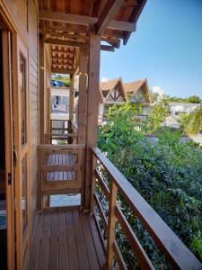 A balcony or terrace at Residencial Aracuã Praia Brava