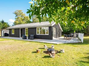 Zahrada ubytování Holiday home Ebeltoft CCII