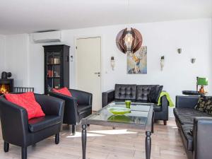 Posezení v ubytování Holiday home Ebeltoft CCII