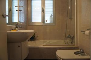 A bathroom at Casa Marcur Santa Cruz